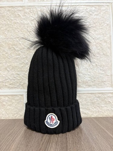 Cappello moncler realizzato - cappello,